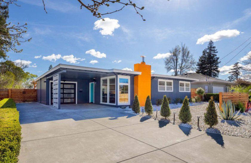 1627 Rainier St.: A Napa midcentury modern home for sale
